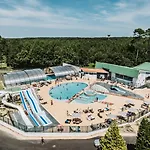 Les De Üdülőpark *